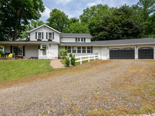 2091 Kerlikowske Rd, Benton Harbor, MI 49022