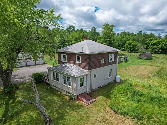 2nd image of 455 Bayside Road