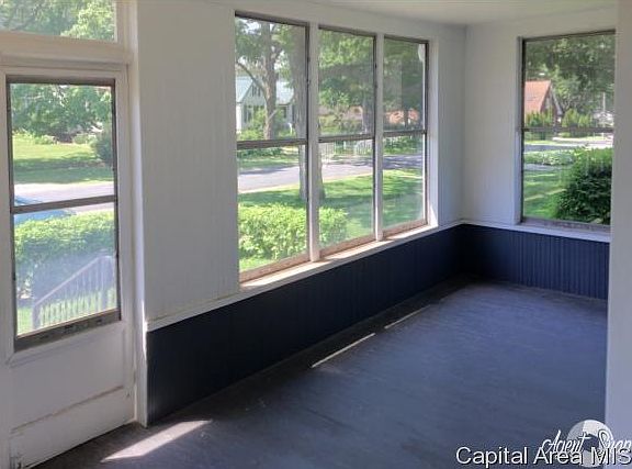 5th image of 901 Washington Ave