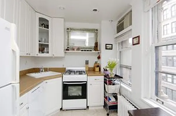 Rented by Douglas Elliman | media 22