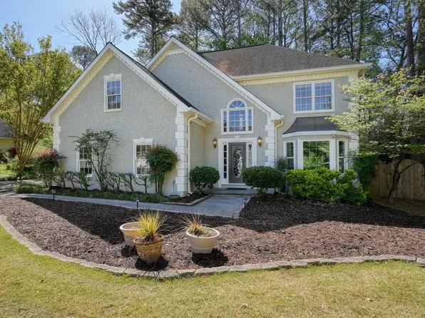 4930 Willow Creek Dr, Woodstock, GA 30188