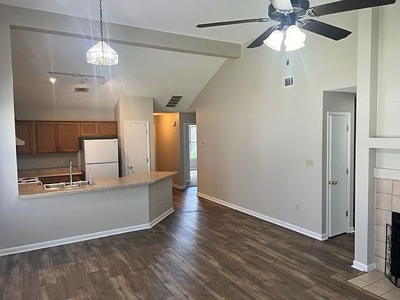 3rd image of 2145 Bellemeade Cir