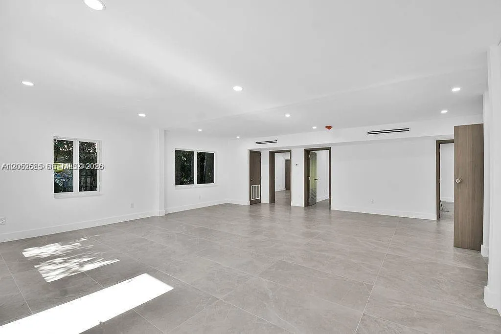 Ludlam-Groves — Photo 3