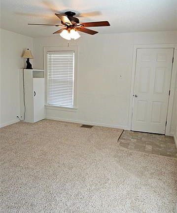 3rd image of 5348 Vine Ave