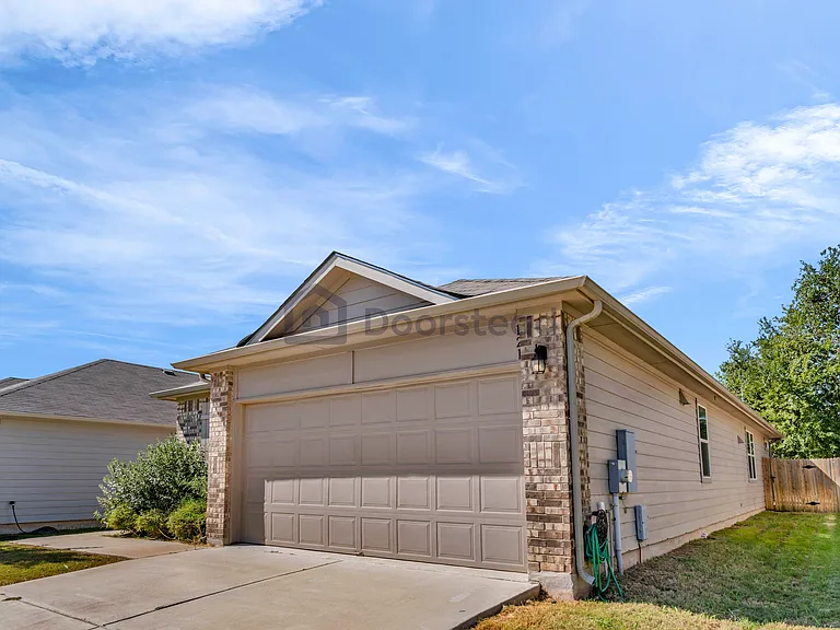 121 Naset Dr — Photo 3