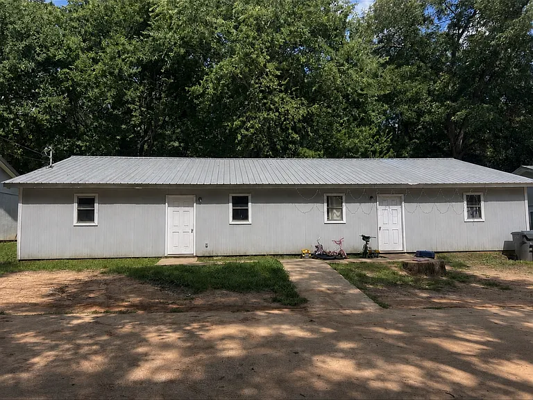 918 E Furlow St #F — Photo 1