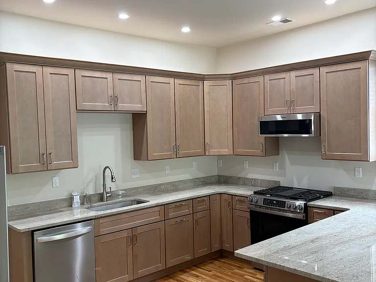 941 Samuel St — Photo 3
