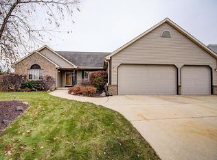 645 Heron Dr, Mukwonago, WI