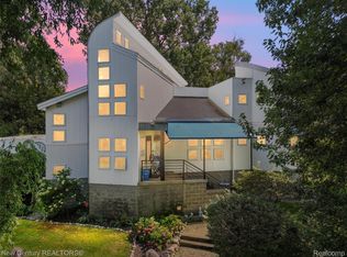 275 Angola St, Wolverine Lake, MI 48390