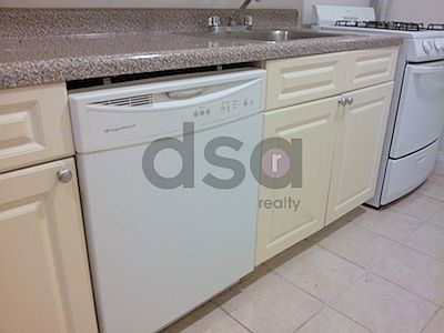 5th image of 2846 34th St APT 2D
