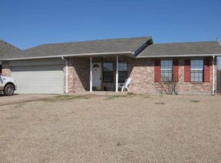 1033 NW 14th Pl, Moore, OK 73160