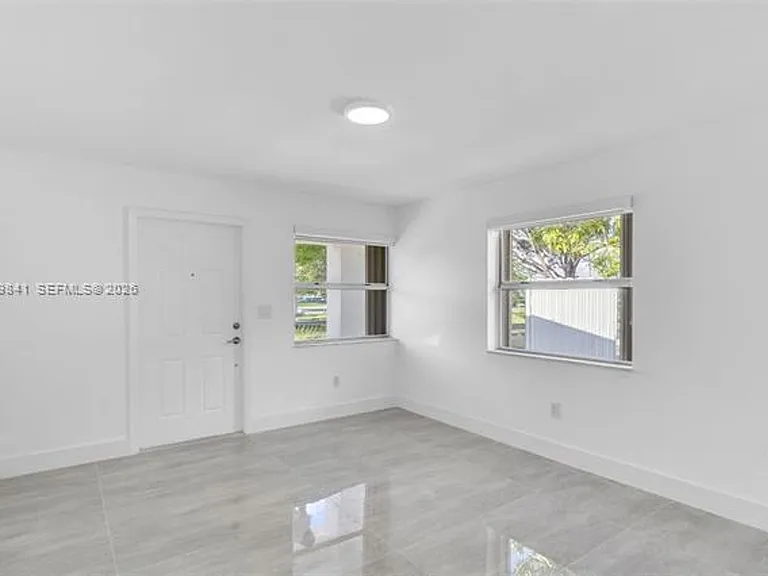 9999 NW 25th Ter #9999 — Photo 8