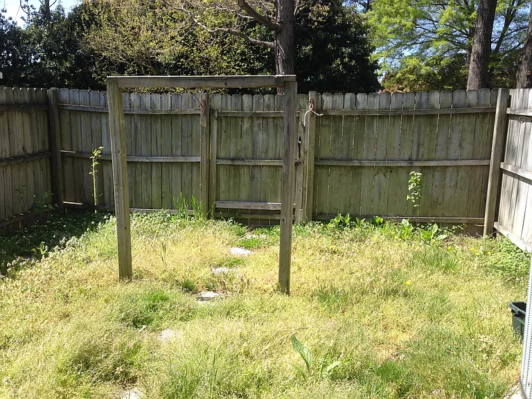 Shrewsbury 106 back yard_04112016