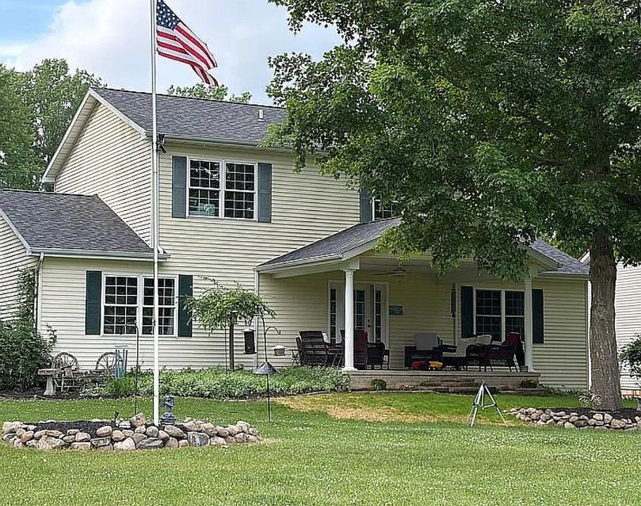 1st image of 725 Skipper Ln