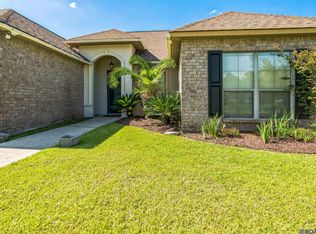 38671 Red Bud Ln, Denham Springs, LA 70706