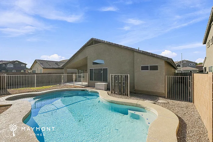 4728 W Ardmore Rd — Photo 2