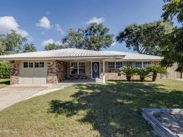 108 Vance Pl, Long Beach, MS 39560