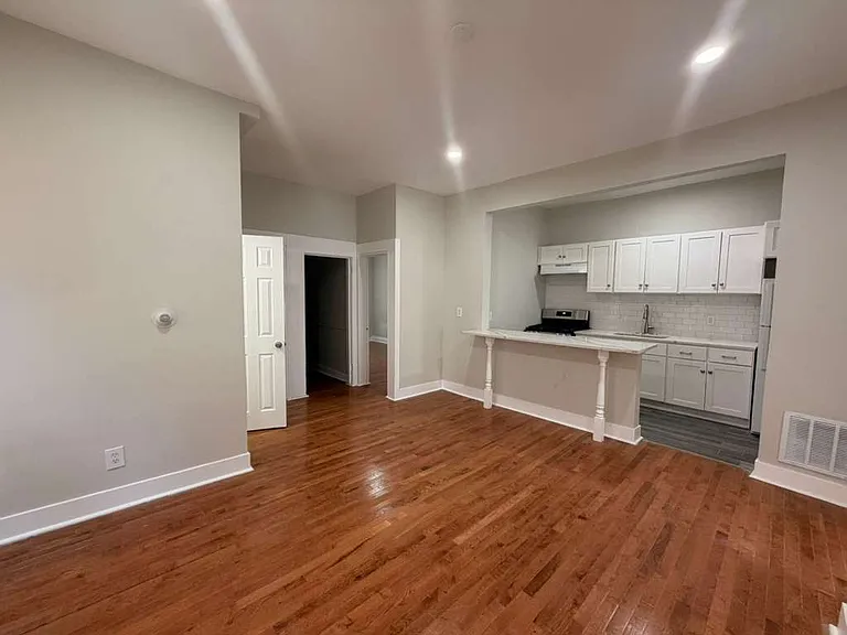 23 Hallock St #D1 — Photo 6