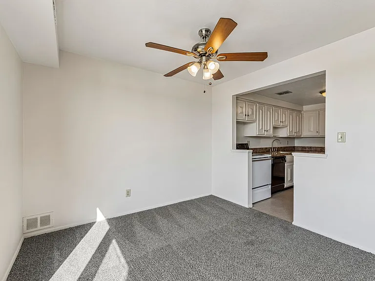 Bishop Park Apartments — Photo 24