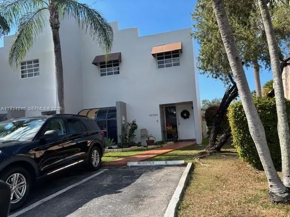 10320 SW 154th Circle Ct APT 8, Miami, FL 33196