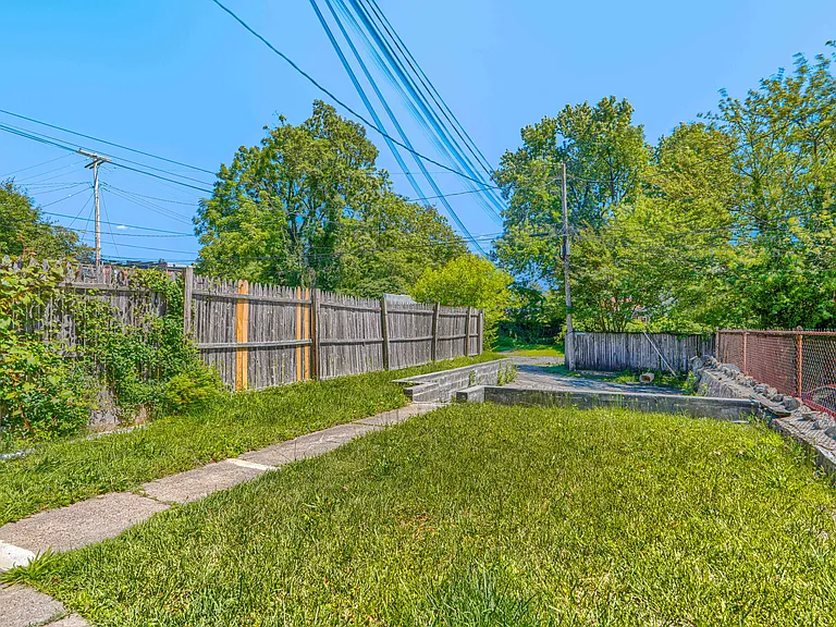 4041 Wilkens Ave #C — Photo 23