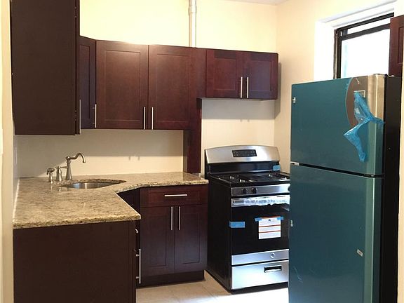 3rd image of 132 Sherman Ave APT 4