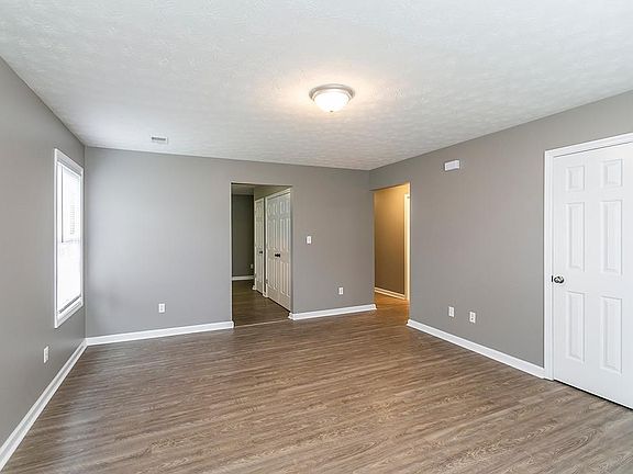 4th image of 1297 Arlington Dr