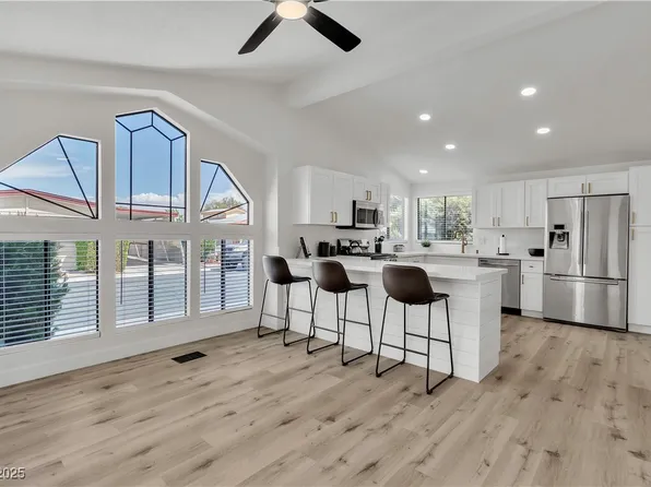 3629 Haleakala Dr, Las Vegas, NV 89122