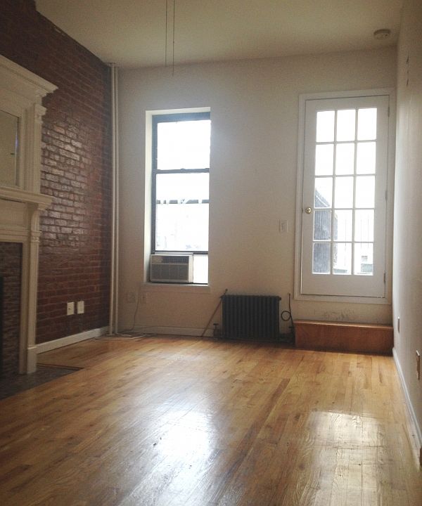 2nd image of 15 W 95th St APT 4R