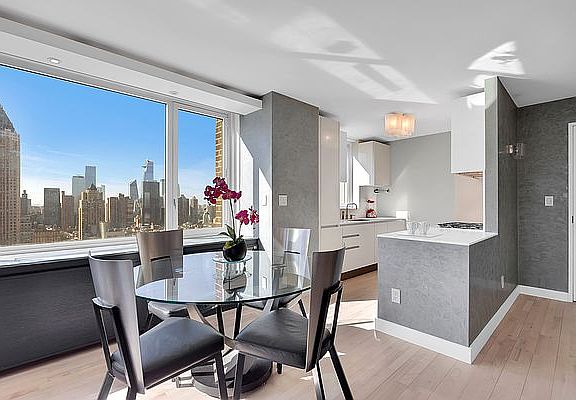 4th image of 322 W 57th St APT 38S
