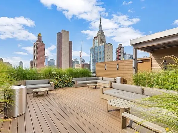 407 Park Avenue South image 13 of 15