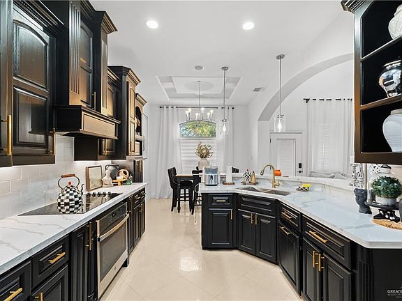 4th image of 2020 Rice Ave