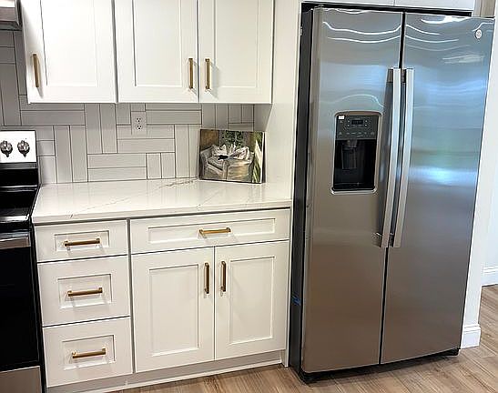 3rd image of 115 E Kings Hwy Unit 211