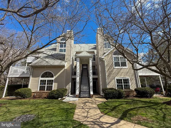 921 Hillside Lake Ter APT 306, Gaithersburg, MD 20878