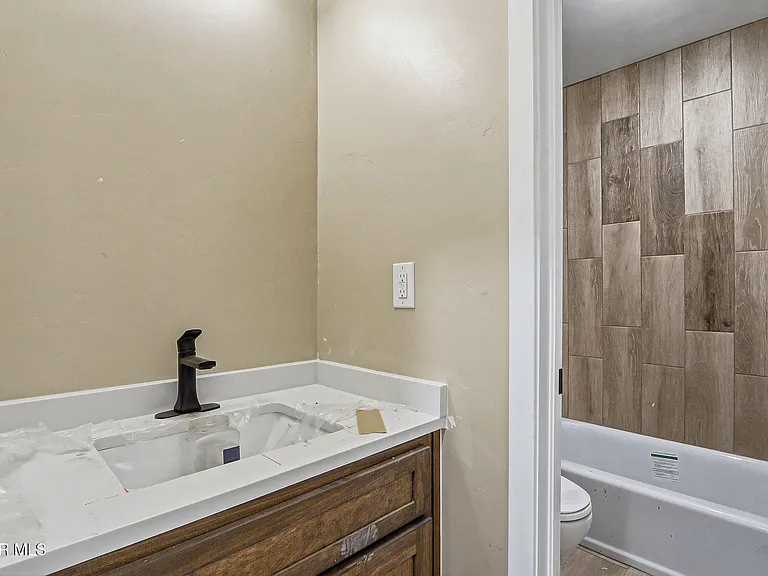 6002 1/2 Pam McCall Dr #2 — Photo 11