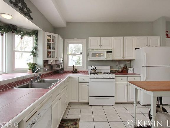 4th image of 5901 Coit Ave NE