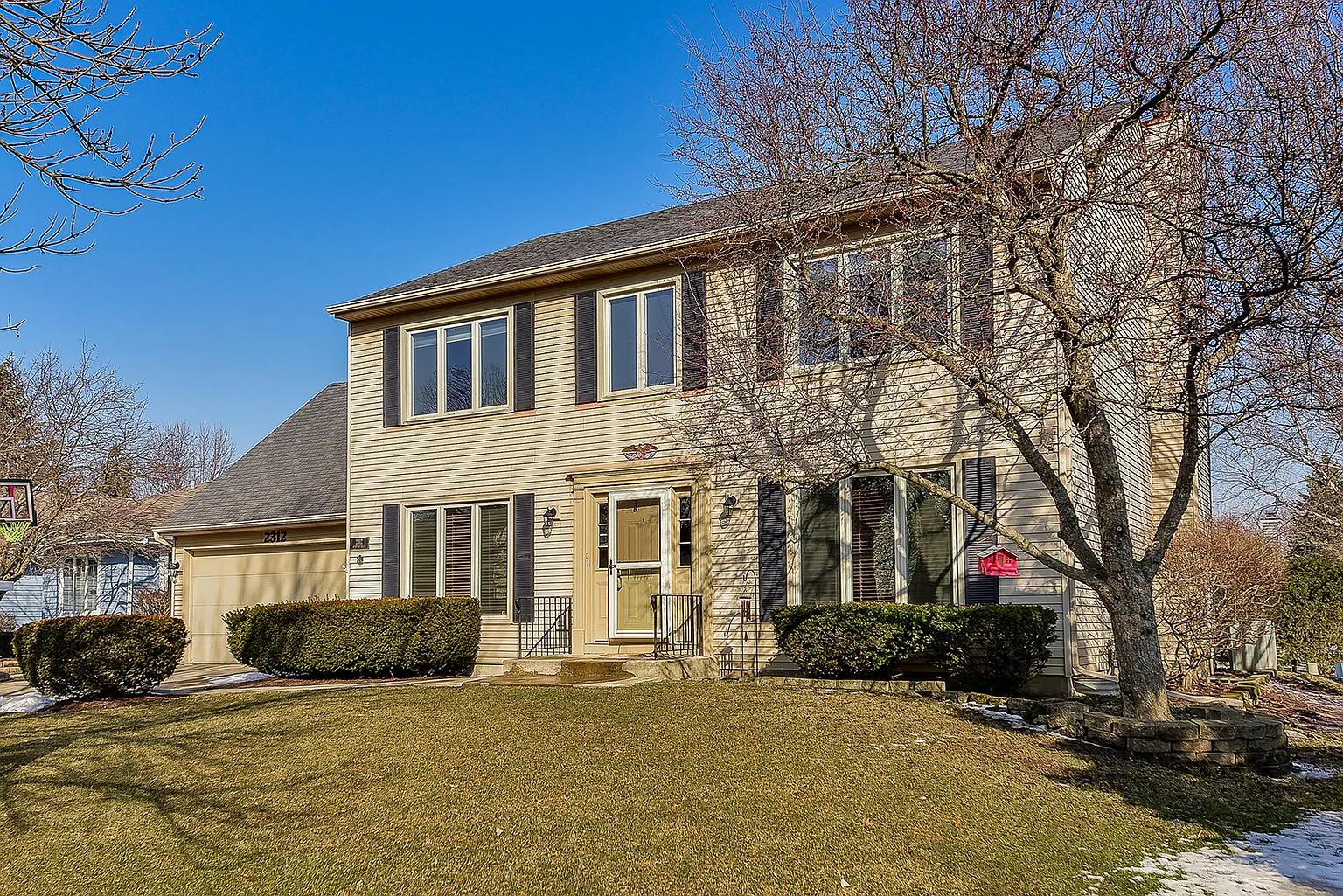 2312 Newport Dr photo 1