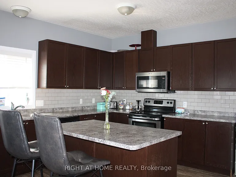 3937 Wood Ave — Photo 10