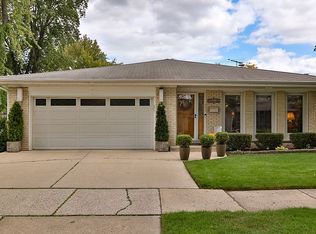 6943 N Minnetonka Ave, Chicago, IL