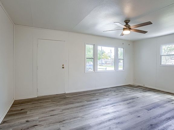 4th image of 2648 McBride Ave