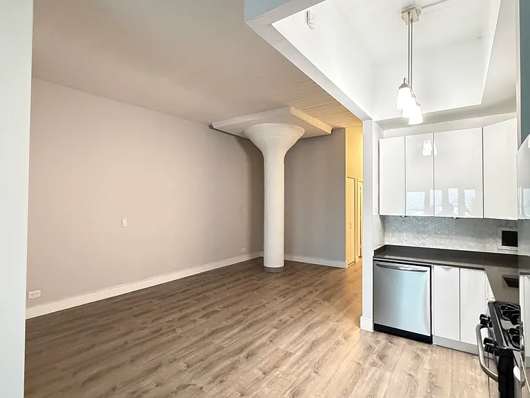 80 Bay Street Lndg #8O — Photo 9