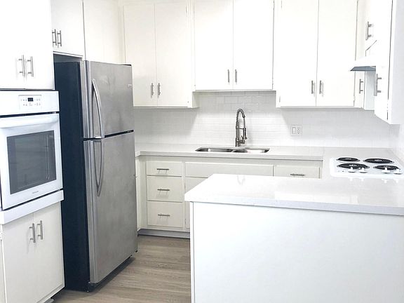 4th image of 1834 Butler Ave #2