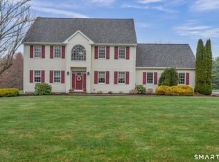 14 Reservoir Dr, Wallingford, CT 06492