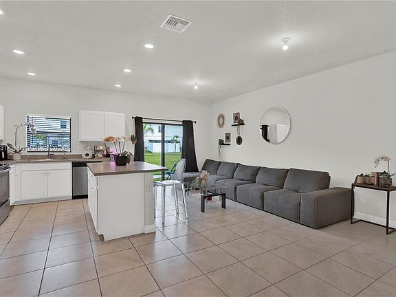 2nd image of 1146 SW 6th Ave #1146