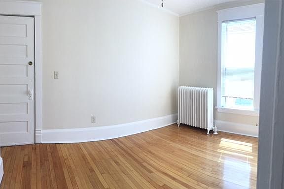 3rd image of 3025 Garfield Ave