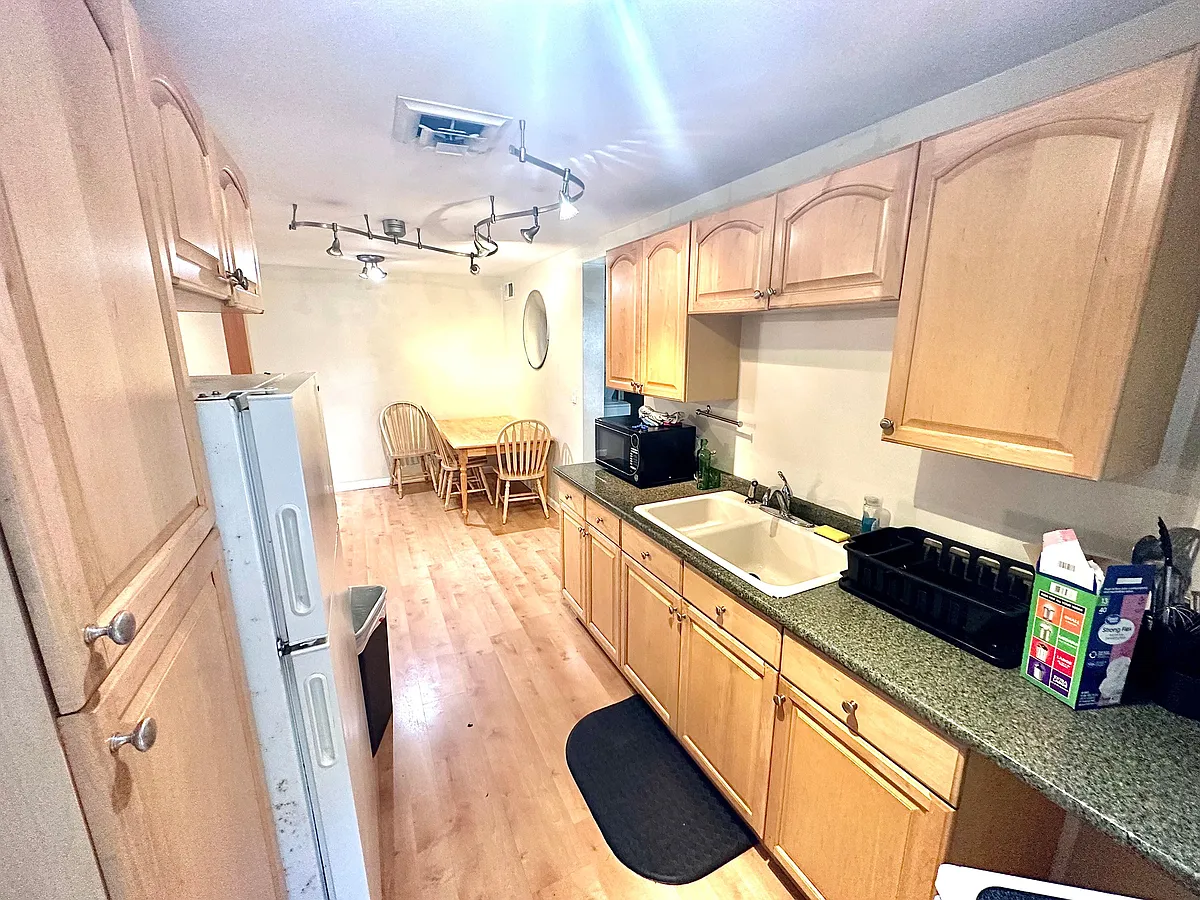 Building Photo - 42 Broadway St #42