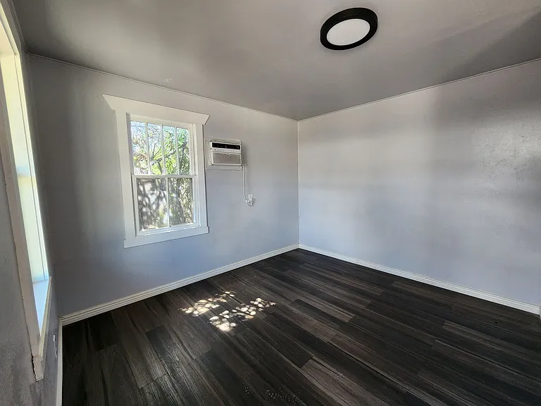 9028 N 11th St #3 — Photo 2