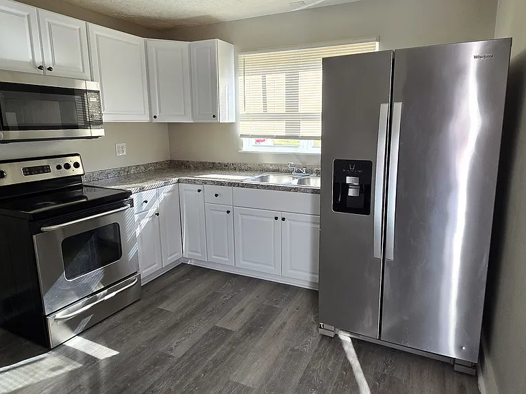 2912 Woodleigh St #2 — Photo 5