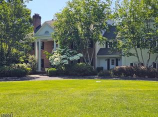 22 Sutton Dr, Morristown, NJ 07960