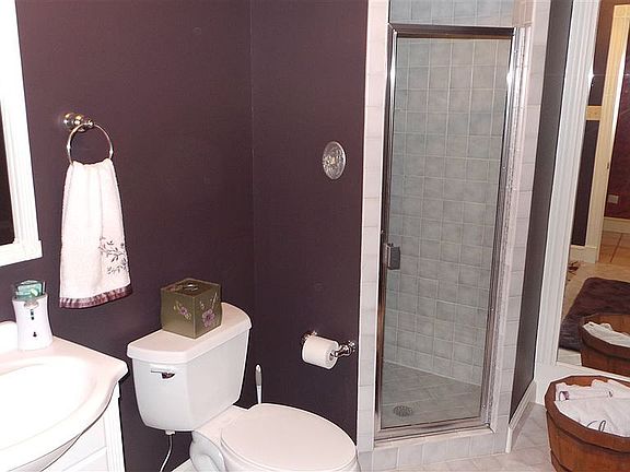 1st floor bathroom 